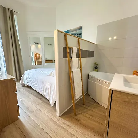 Bourgeois 3ch, 2sdb, Terrasse 70m2, Palais A 400m Apartman *