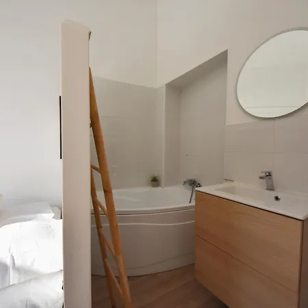 Bourgeois 3br - Terrace, Walk To Croisette And Palais Канны