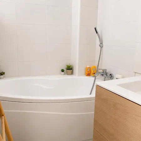 Bourgeois 3br - Terrace, Walk To Croisette And Palais Канны