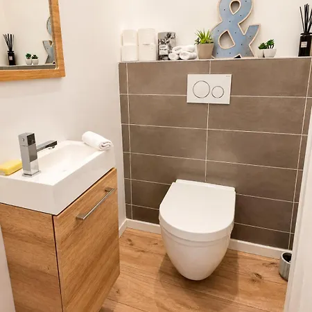 Bourgeois 3br - Terrace, Walk To Croisette And Palais * Канны