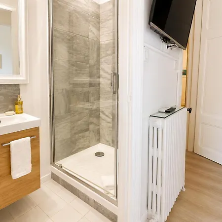 Bourgeois 3br - Terrace, Walk To Croisette And Palais Канны