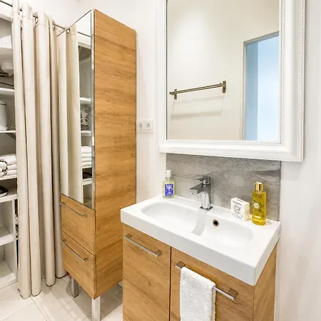 Апартаменты Bourgeois 3br - Terrace, Walk To Croisette And Palais