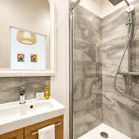 Bourgeois 3br - Terrace, Walk To Croisette And Palais Апартаменты