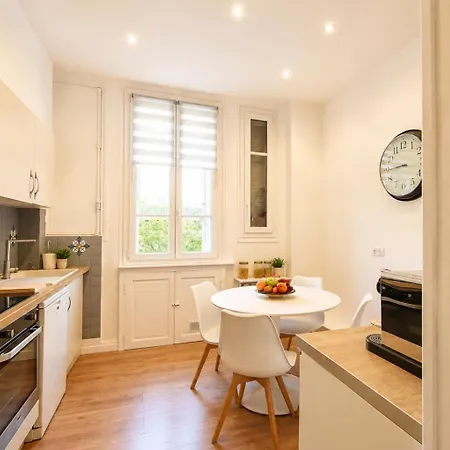 Bourgeois 3br - Terrace, Walk To Croisette And Palais Канны