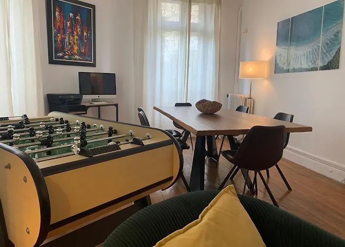 Bourgeois 3ch, 2sdb, Terrasse 70m2, Palais A 400m